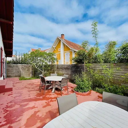 Maison Basque Avec Terrasse, Clim, Et Wi-fi A 600m De La - - Fr-1-433-69 Holiday home