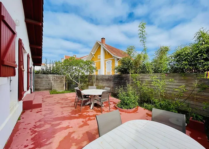 Maison Basque Avec Terrasse, Clim, Et Wi-fi A 600m De La - - Fr-1-433-69 Будинок відпочинку